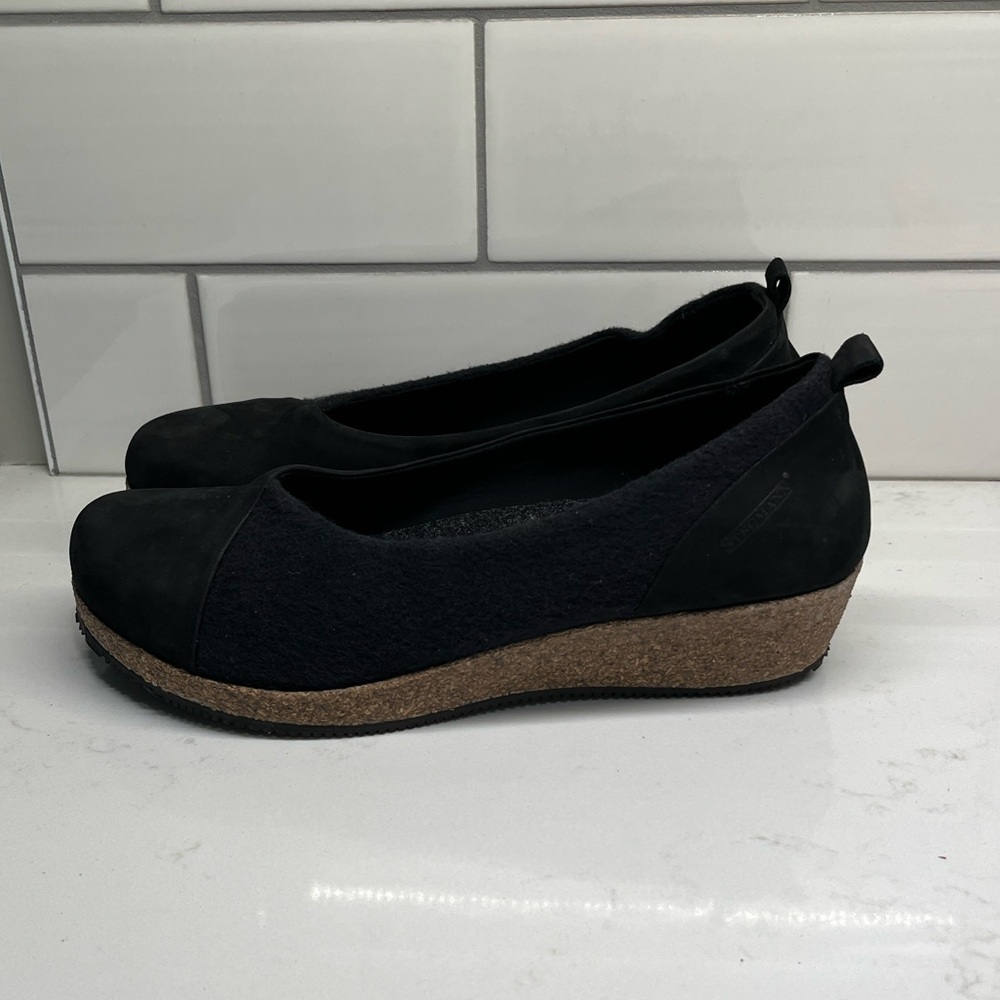 Women’s Black Cork-Wedge Flats